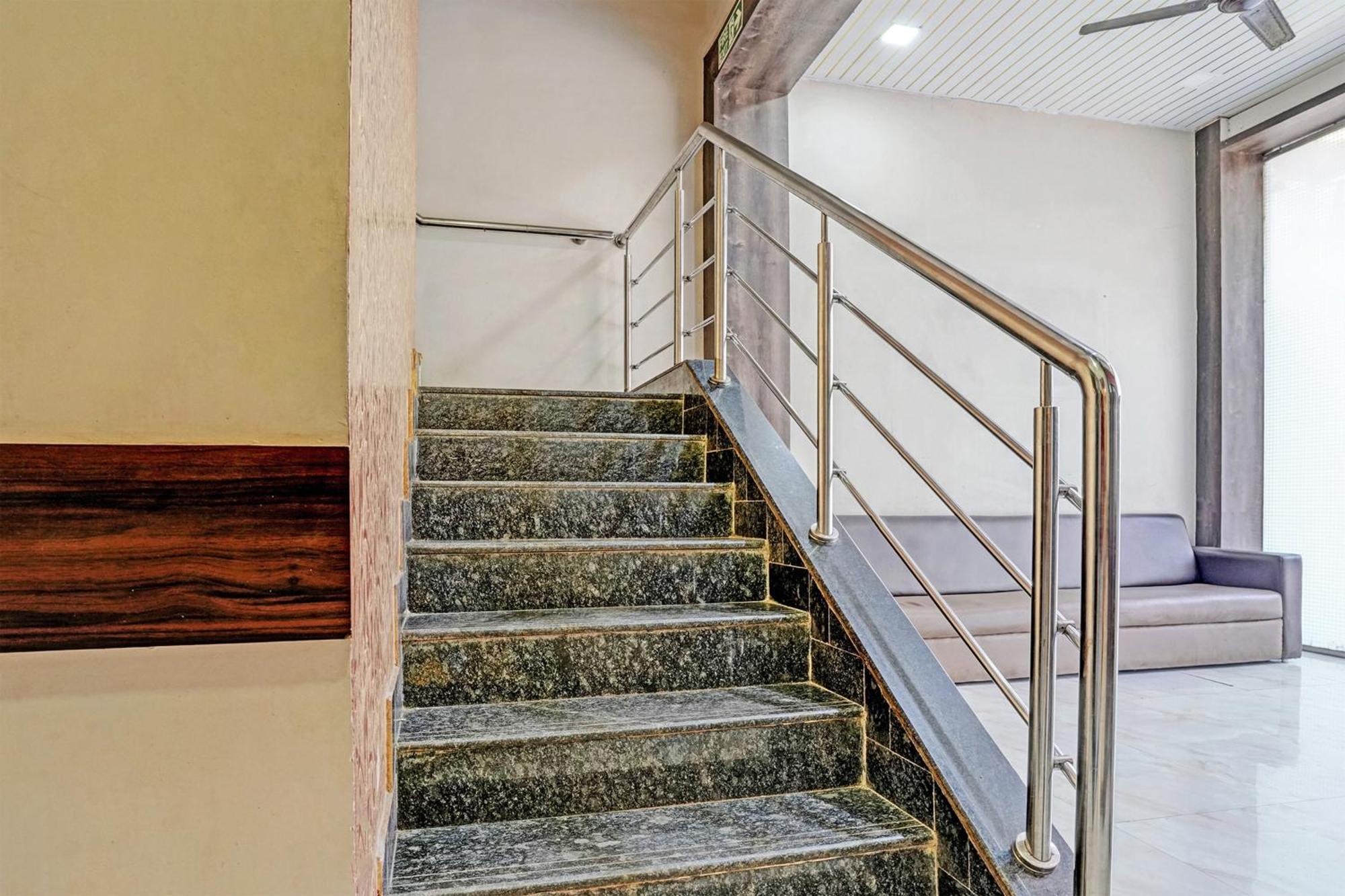 Oyo Hotel Blue Sapphire Residency Near Chhatrapati Shivaji International Airport Mumbai Eksteriør bilde