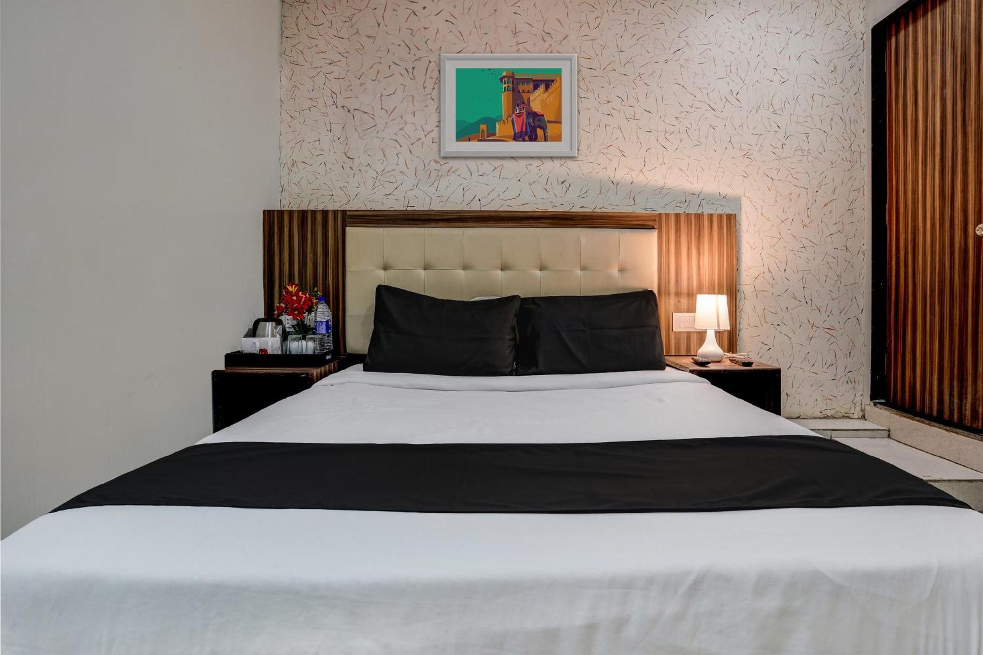 Oyo Hotel Blue Sapphire Residency Near Chhatrapati Shivaji International Airport Mumbai Eksteriør bilde