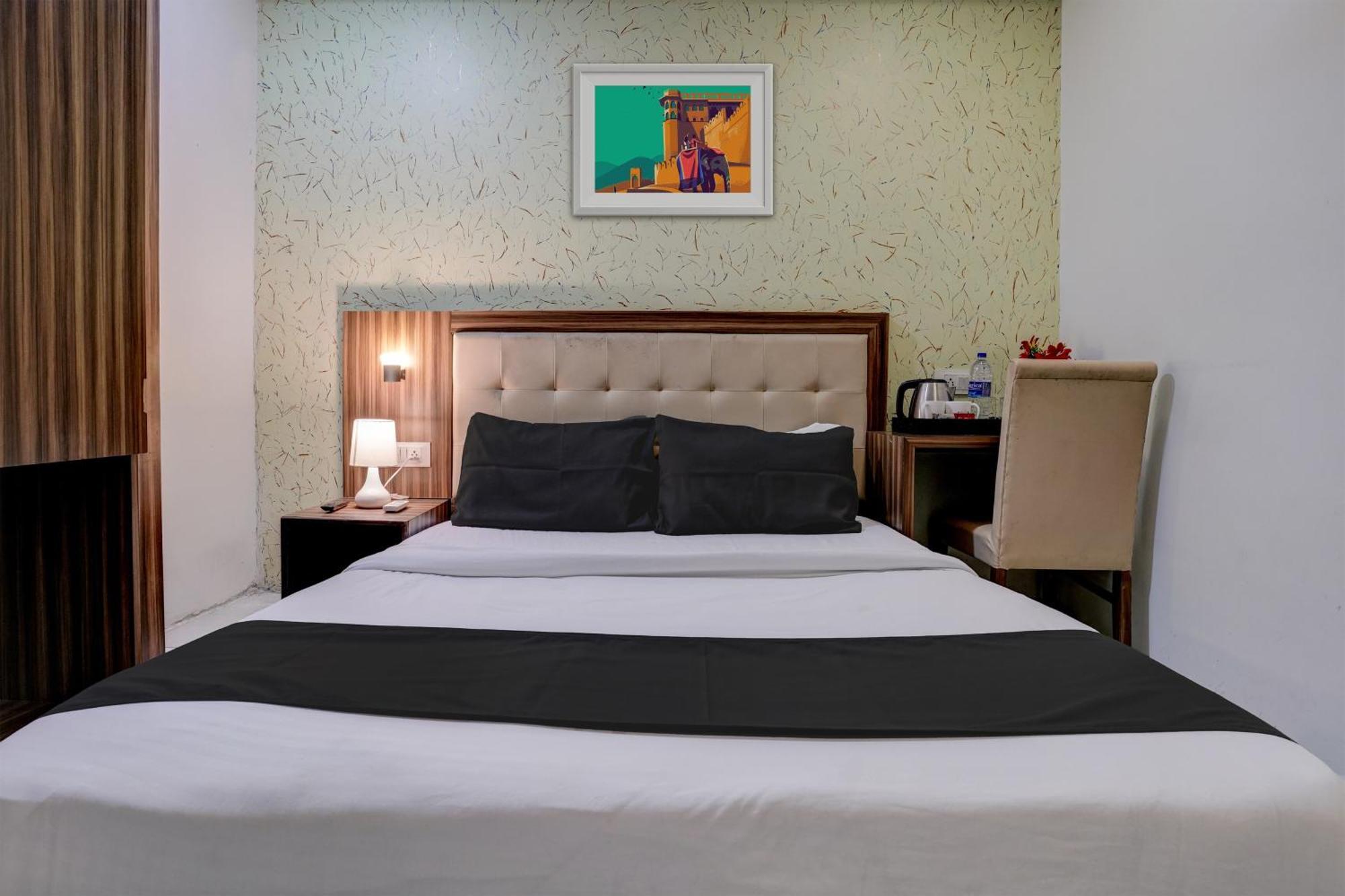 Oyo Hotel Blue Sapphire Residency Near Chhatrapati Shivaji International Airport Mumbai Eksteriør bilde