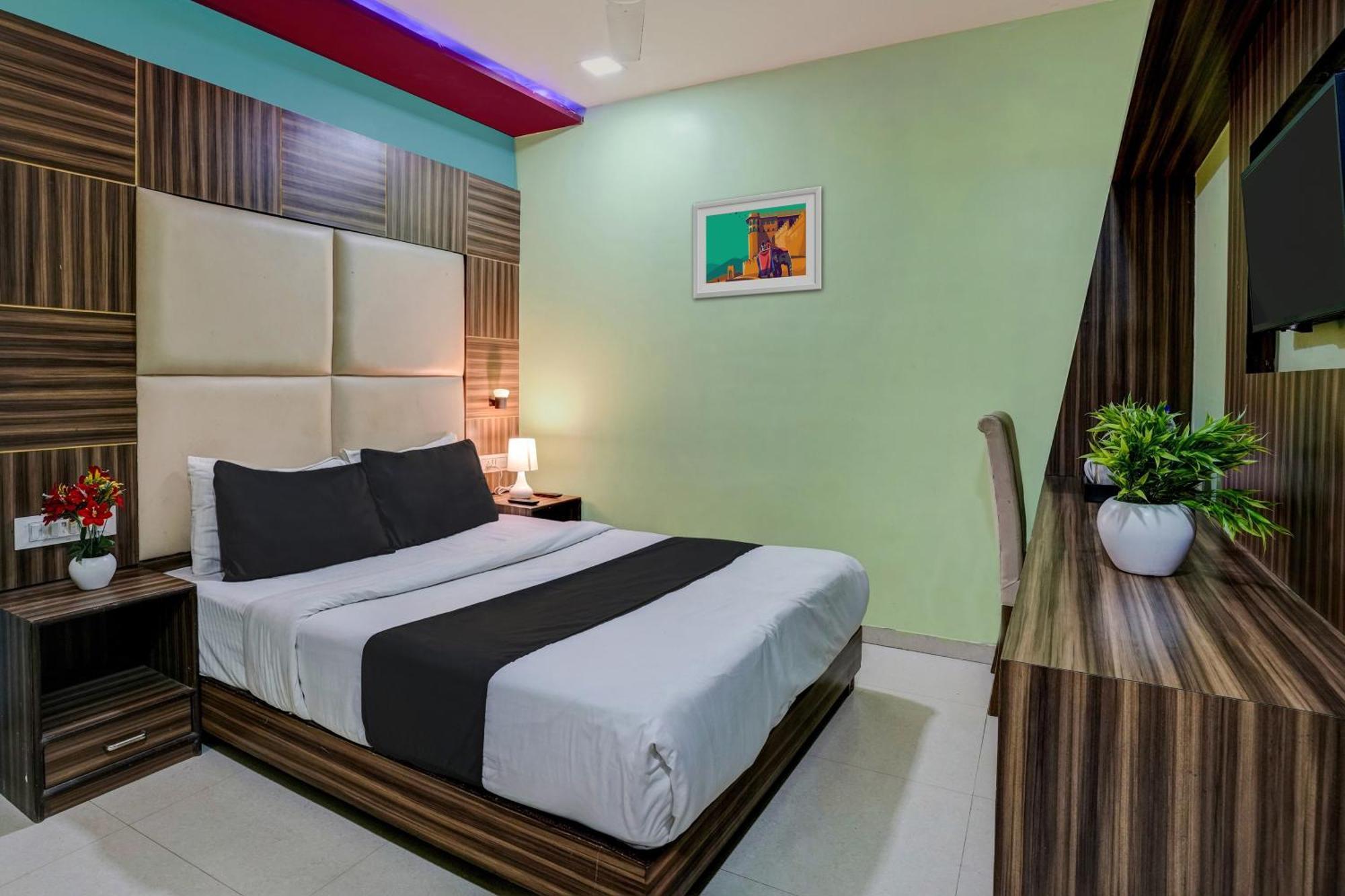 Oyo Hotel Blue Sapphire Residency Near Chhatrapati Shivaji International Airport Mumbai Eksteriør bilde