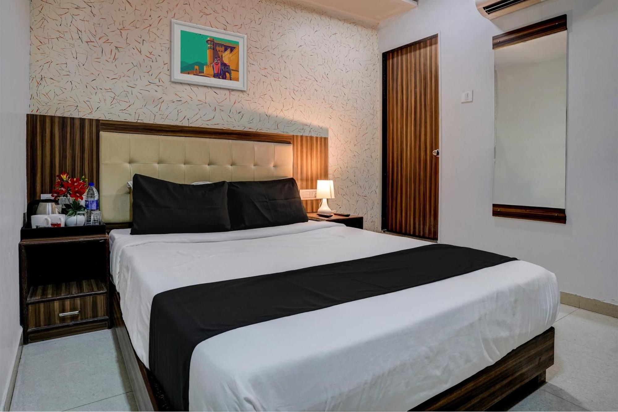Oyo Hotel Blue Sapphire Residency Near Chhatrapati Shivaji International Airport Mumbai Eksteriør bilde
